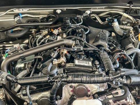 Used 2024 Toyota Tacoma TRD Sport AWD/4WD image 27