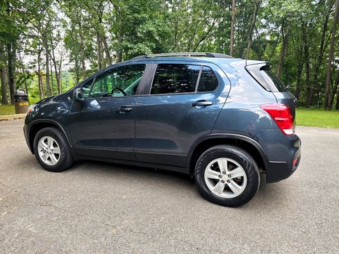 Used 2021 Chevrolet Trax LT w/ Driver Confidence Package image 9