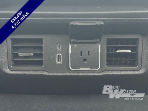 Used 2025 GMC Sierra 1500 Elevation image 24