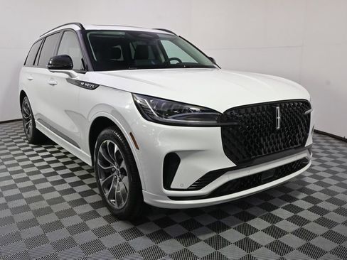 New 2026 Lincoln Aviator AWD image 9