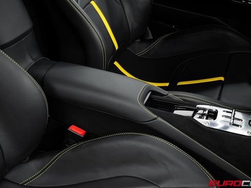Used 2022 Ferrari SF90 Stradale AWD/4WD image 37