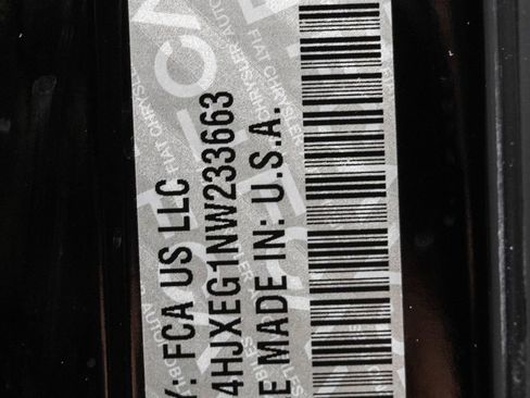 Used 2022 Jeep Wrangler Unlimited Sahara image 44