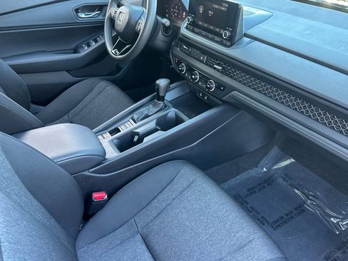 Used 2025 Honda Accord SE image 31