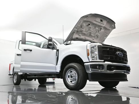 New 2026 Ford F250 XL w/ XL Chrome Package AWD/4WD image 49