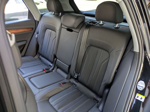 Used 2023 Audi Q5 2.0T Premium Plus w/ Premium Plus Package image 31