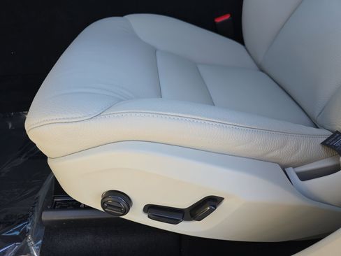 Used 2023 Volvo XC60 B5 Plus w/ Climate Package image 29