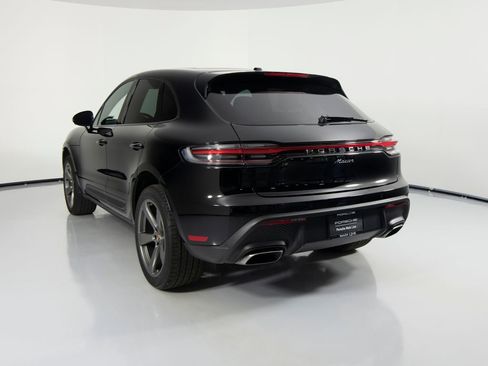 Certified 2025 Porsche Macan image 8