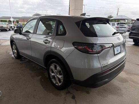 Certified 2023 Honda HR-V LX image 3