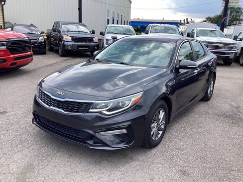Used 2019 Kia Optima LX FWD image 2