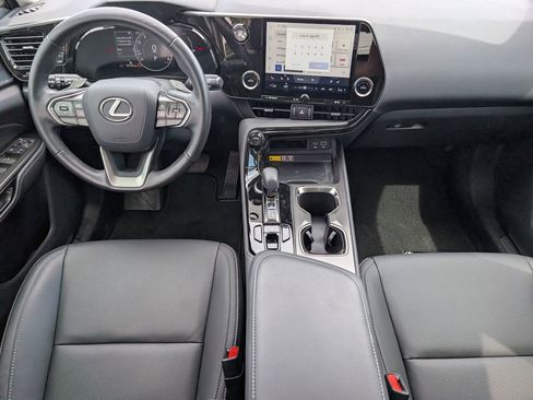 Used 2025 Lexus NX 250 FWD w/ Accessory Package (2T) image 9