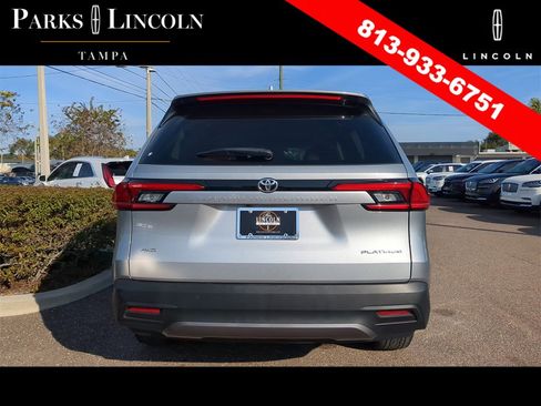 Used 2024 Toyota Grand Highlander Platinum image 5