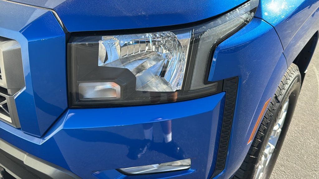 Used 2024 Nissan Frontier SV w/ SV Convenience Package RWD image 6