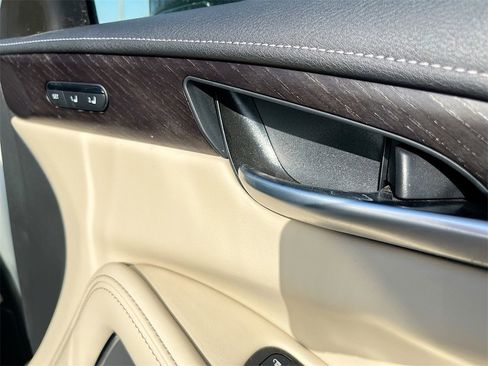 Used 2025 INFINITI QX60 Sensory w/ Vision Package image 37