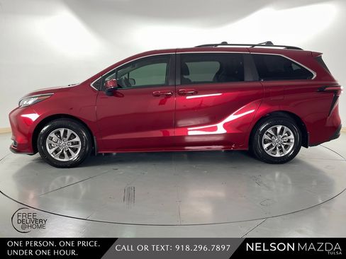 Used 2023 Toyota Sienna LE image 9