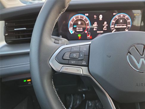 New 2026 Volkswagen Tiguan SE AWD/4WD image 15