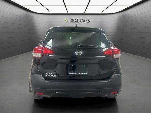Used 2019 Nissan Kicks S FWD image 4