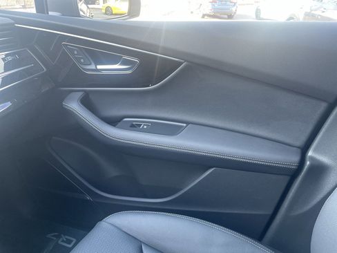 Used 2025 Audi Q7 3.0T Premium Plus image 31