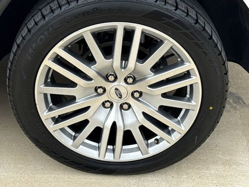 Used 2024 Ford Expedition Limited RWD image 10