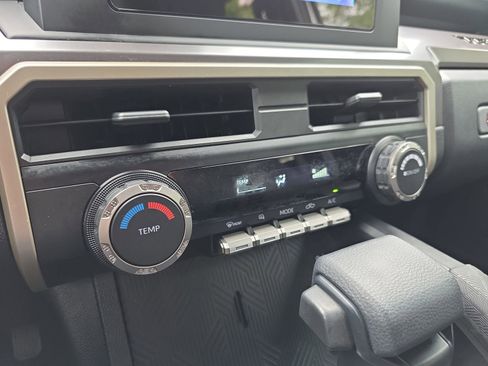 Used 2024 Toyota Tacoma SR5 AWD/4WD image 24