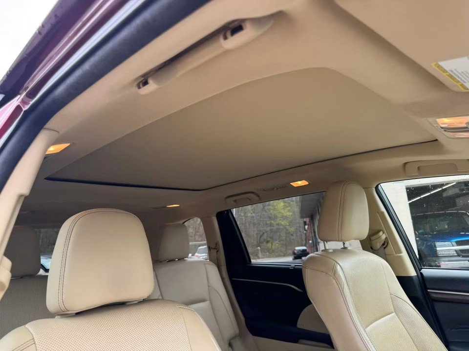 Used 2015 Toyota Highlander Limited Platinum AWD/4WD image 23
