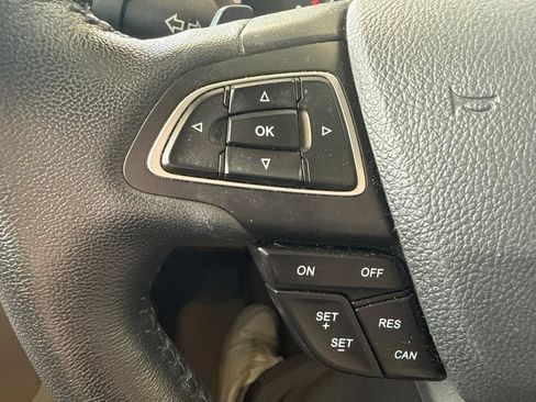 Used 2017 Ford Escape Titanium AWD/4WD image 18