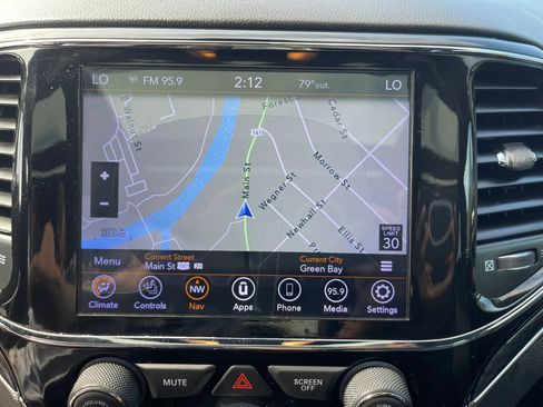 Used 2020 Jeep Grand Cherokee Overland AWD/4WD image 16