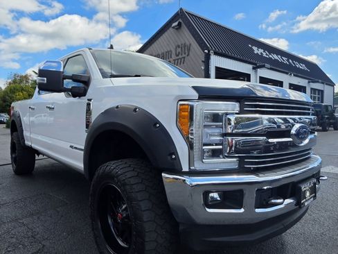 Used 2019 Ford F350 Lariat w/ Lariat Ultimate Package AWD/4WD image 6