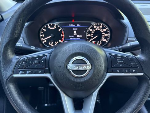 Used 2025 Nissan Altima 2.5 SV FWD image 23