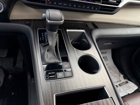 Used 2024 Toyota Sienna Platinum image 22