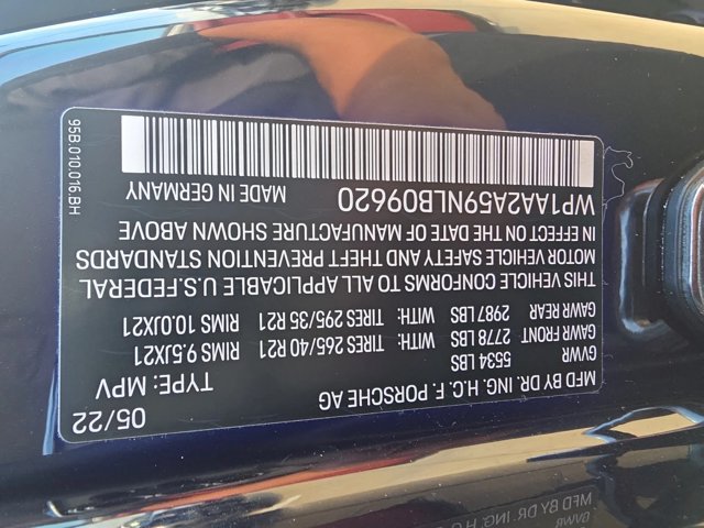 Used 2022 Porsche Macan AWD/4WD image 22