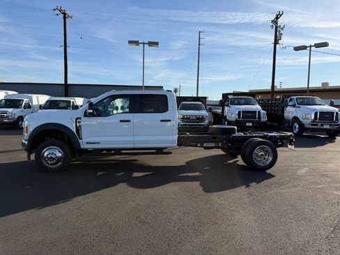 New 2026 Ford F550 4x4 Crew Cab image 4