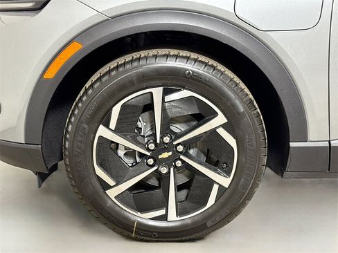 New 2026 Chevrolet Equinox EV LT image 19