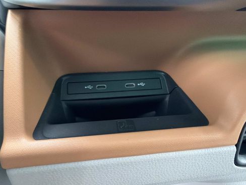 Certified 2025 Volkswagen ID. Buzz 1st Edition AWD/4WD image 27