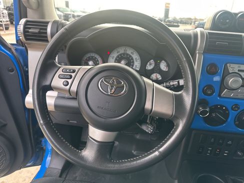 Used 2007 Toyota FJ Cruiser Base image 14