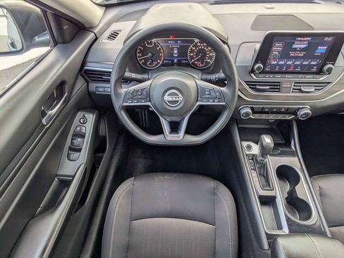 Used 2024 Nissan Altima 2.5 SV FWD image 15