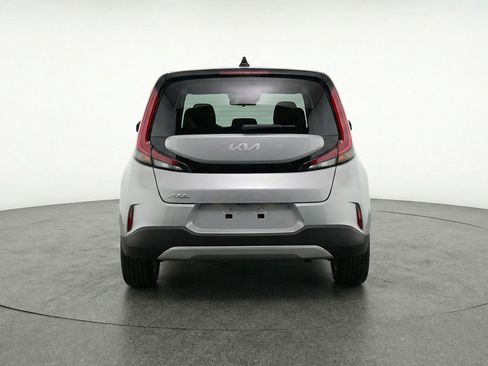 Used 2025 Kia Soul LX w/ LX Technology Package FWD image 7