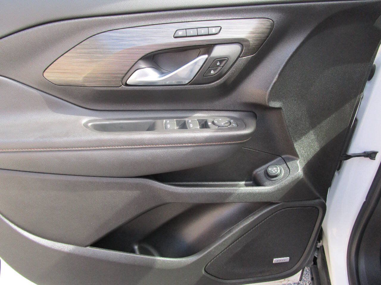 Used 2019 GMC Terrain SLT w/ Preferred Package FWD image 10