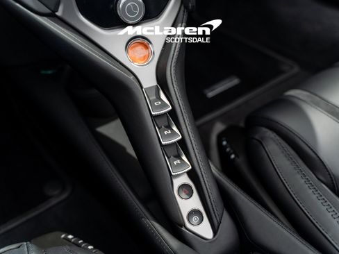 Used 2025 McLaren 750S Spider RWD image 16