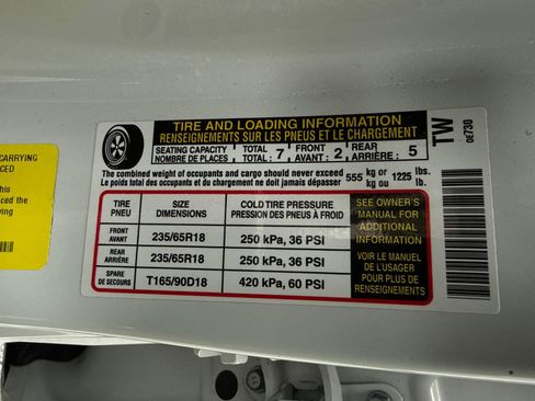Used 2023 Toyota Highlander XLE AWD/4WD image 55