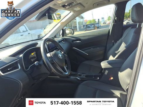 Used 2023 Toyota Corolla Cross XLE FWD image 14