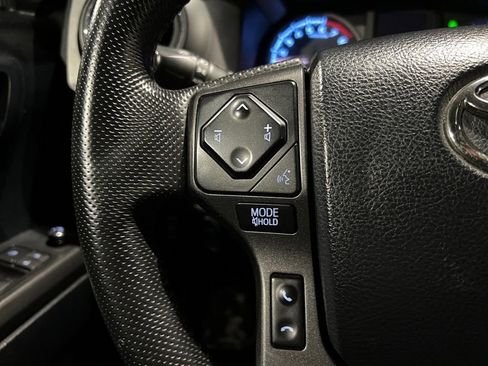 Used 2016 Toyota Tacoma TRD Sport image 26