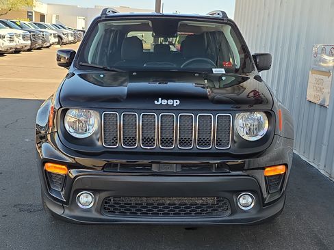 Used 2019 Jeep Renegade Latitude image 2