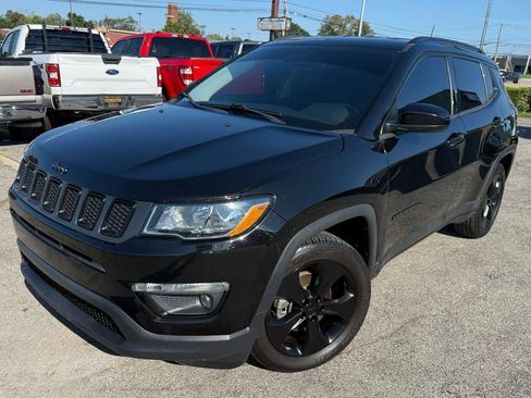 Used 2020 Jeep Compass Latitude FWD image 3