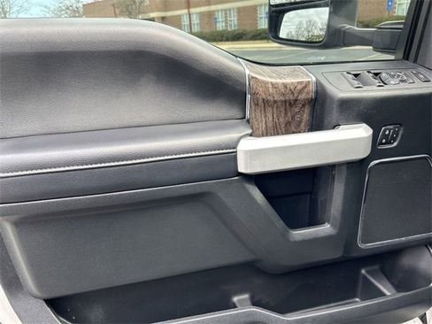 Used 2019 Ford F250 Lariat image 16