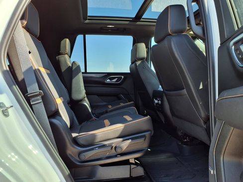 Used 2024 GMC Yukon AT4 w/ AT4 Premium Package AWD/4WD image 32