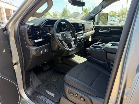 New 2026 GMC Sierra 2500 SLE w/ SLE Value Package; AWD/4WD image 4