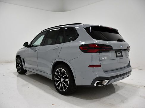 Used 2024 BMW X5 xDrive40i w/ M Sport Package AWD/4WD image 3