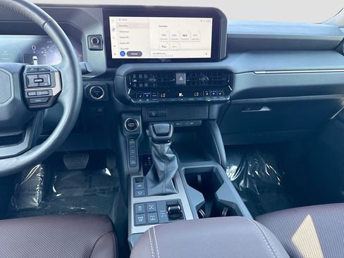 Used 2024 Toyota Land Cruiser image 19