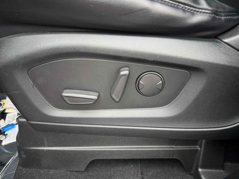 Certified 2021 Ford Explorer XLT w/ Equipment Group 202A image 16