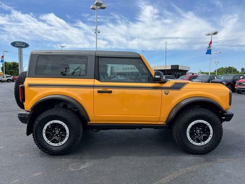 Certified 2022 Ford Bronco Badlands w/ Sasquatch Package AWD/4WD image 9